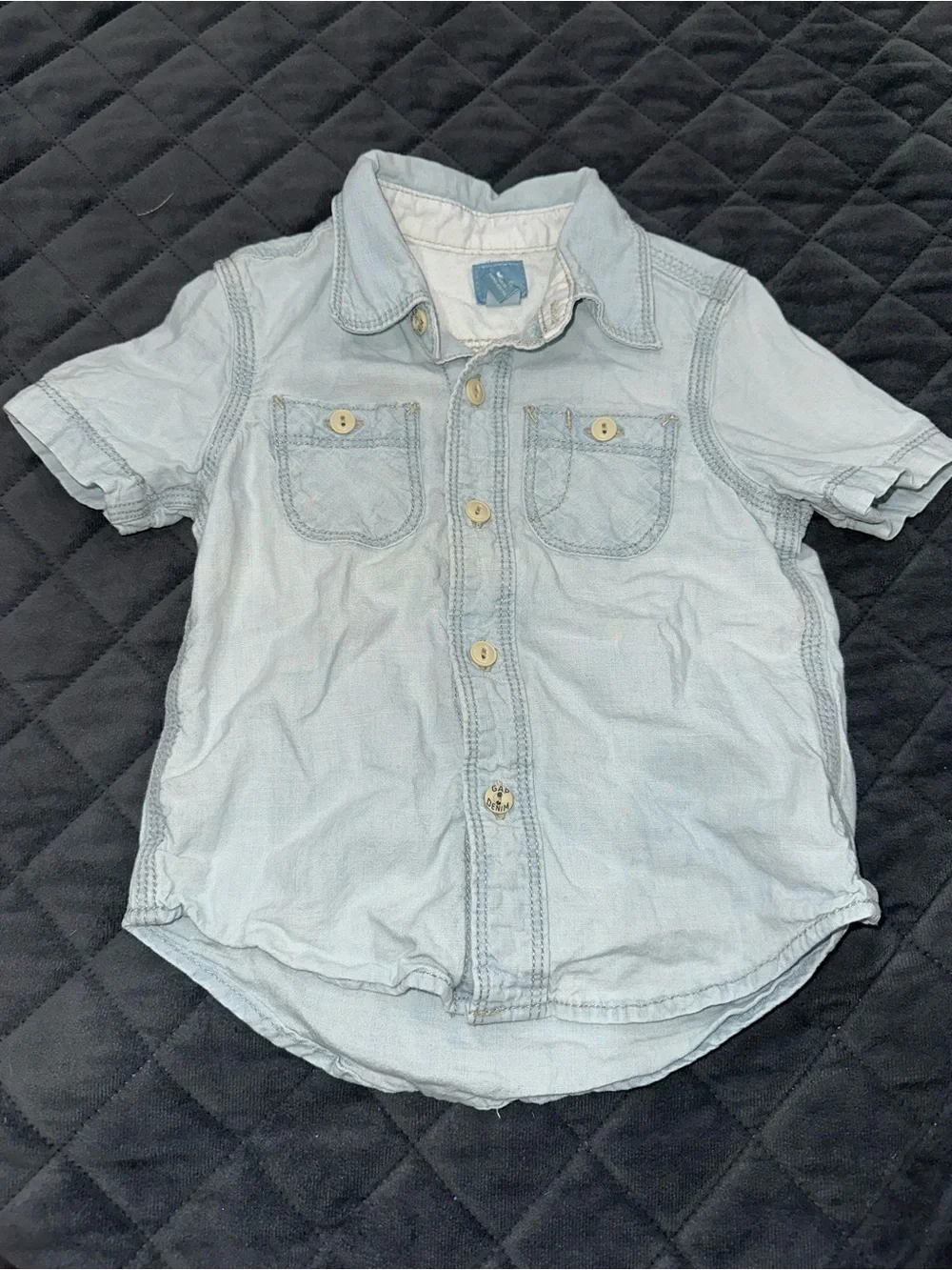 GAP Light Blue Short Sleeve Button-Down Chambray Shirt
